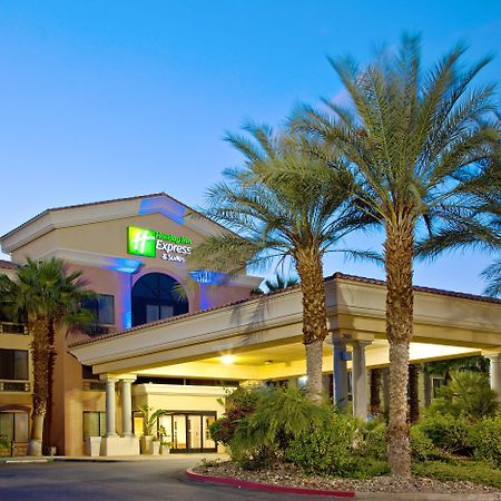 Hampton Inn & Suites Катидрал-Сити Экстерьер фото