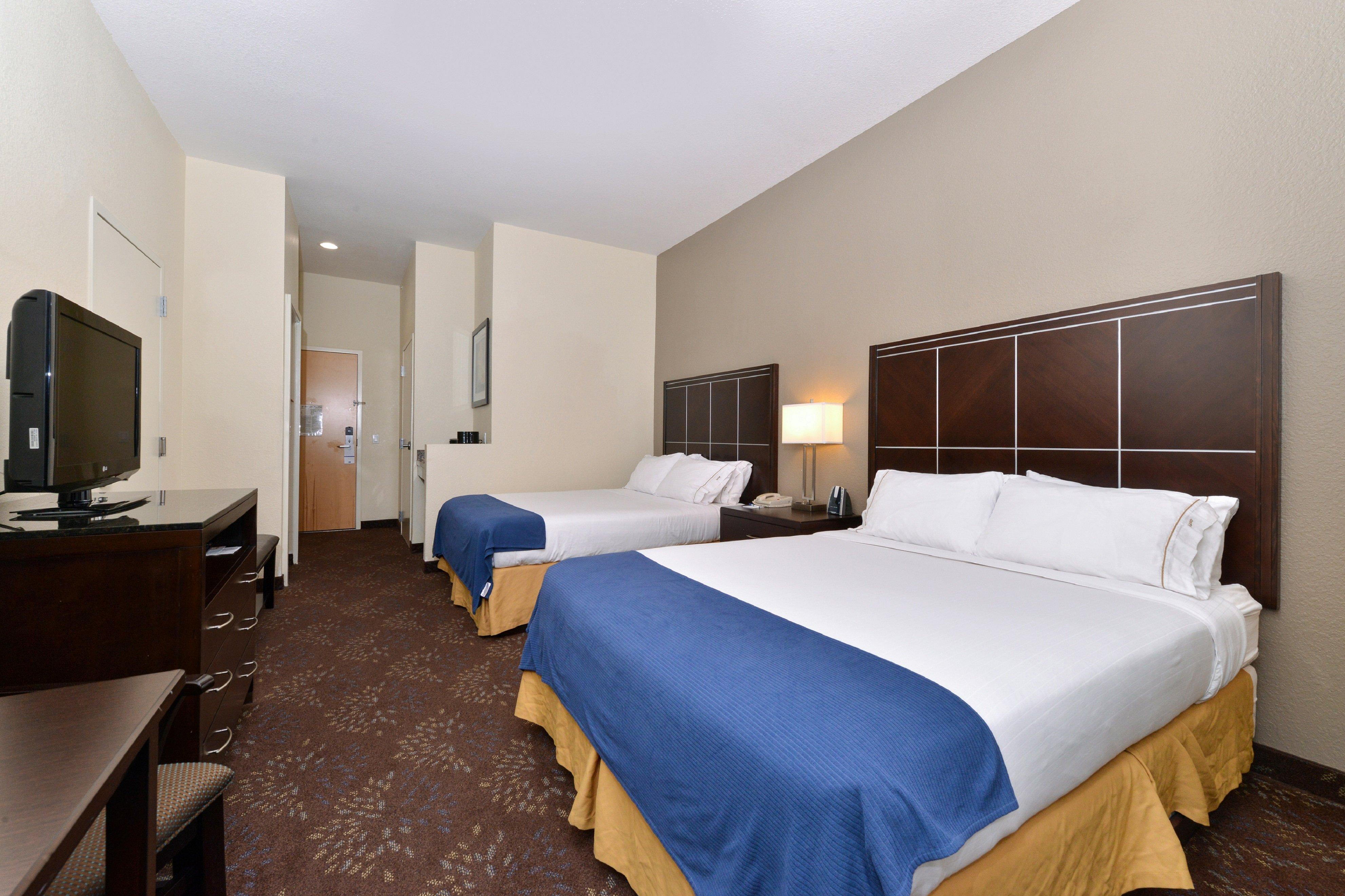 Hampton Inn & Suites Катидрал-Сити Экстерьер фото