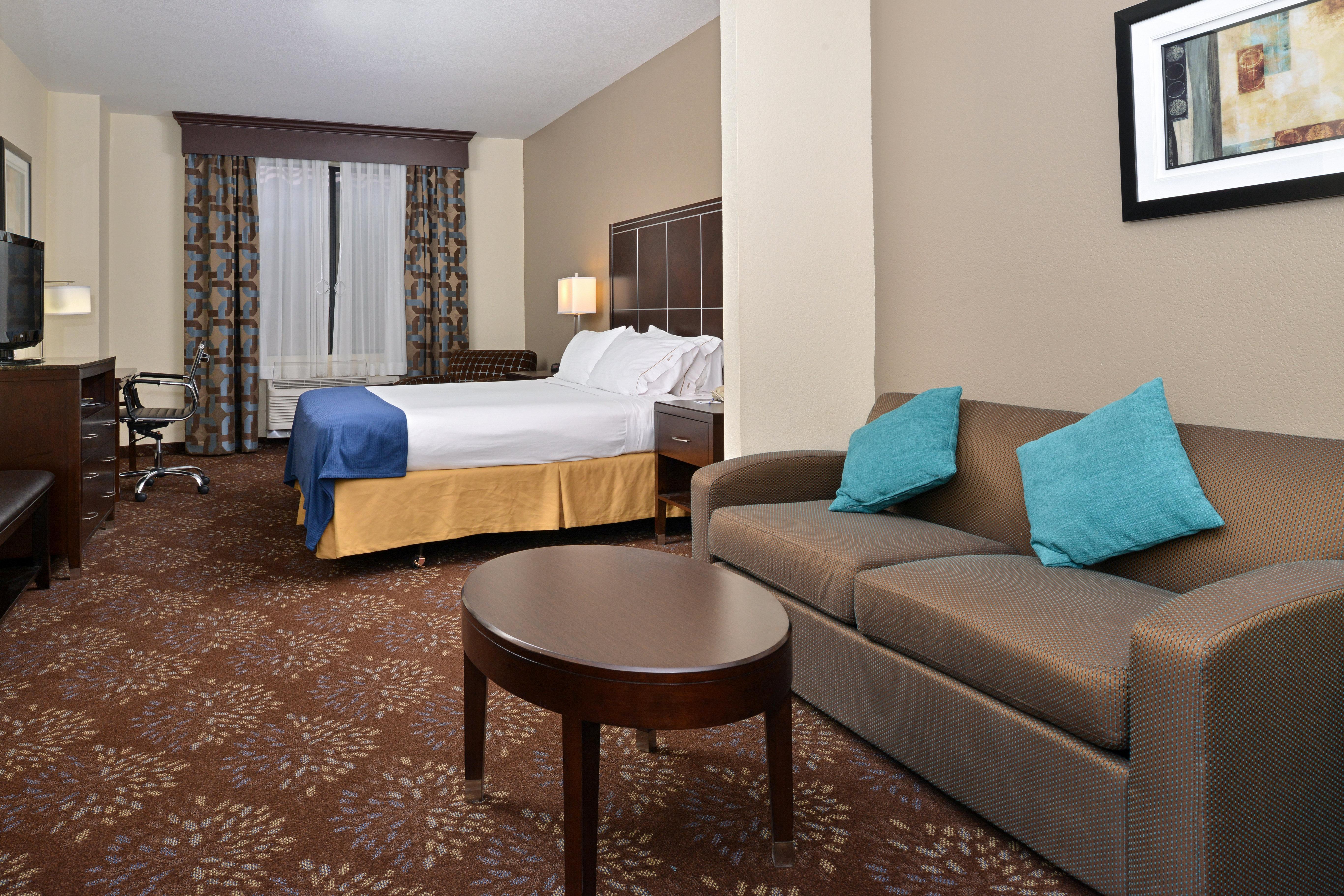 Hampton Inn & Suites Катидрал-Сити Экстерьер фото