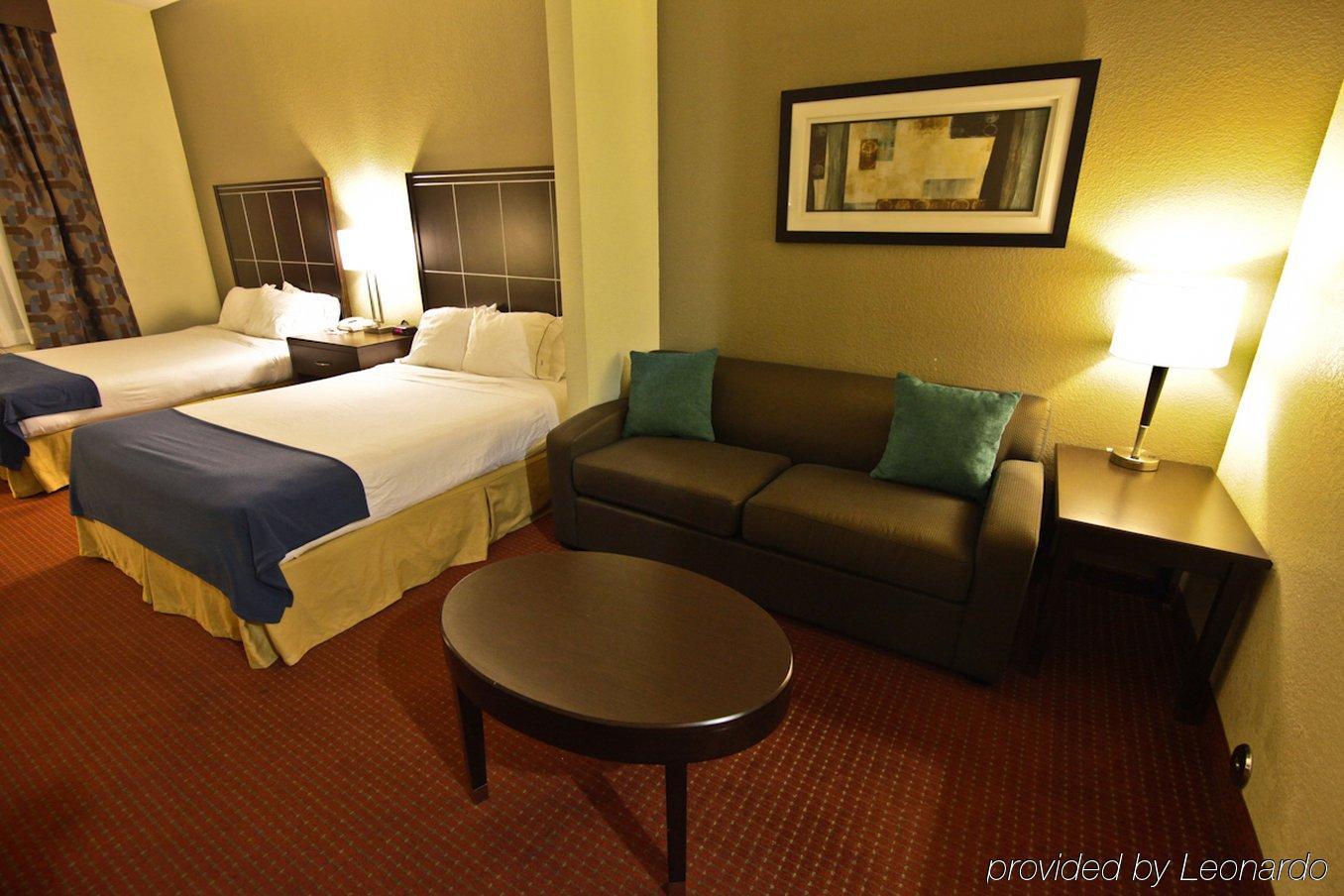 Hampton Inn & Suites Катидрал-Сити Номер фото